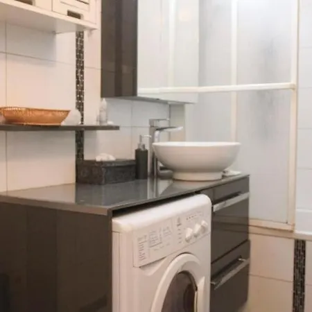 Charonne Apartment *